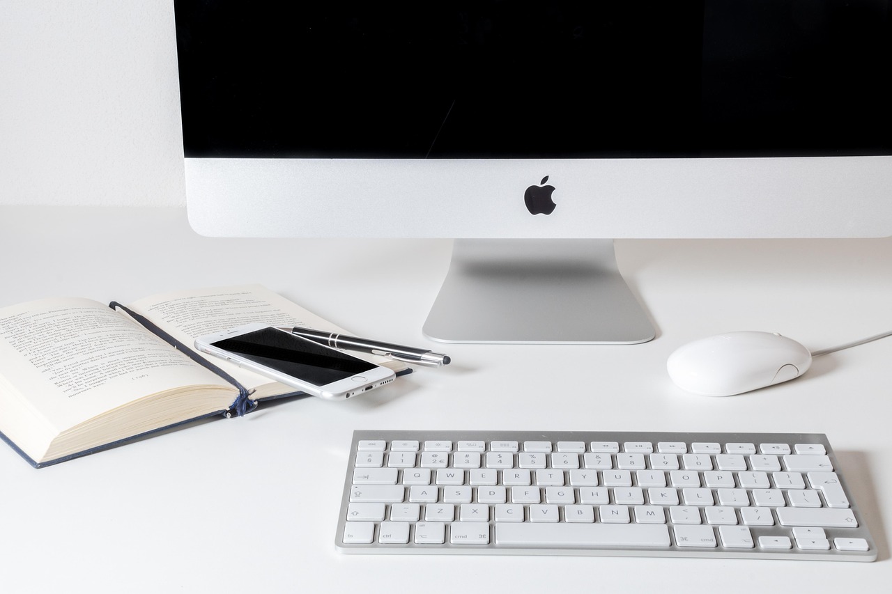 Work, computer, apple — Live, Learn, and Speak: How Costa Rica Offers the Best in Spanish Immersion Experiences